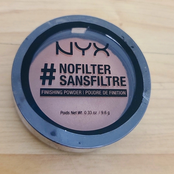 NYX Professional Makeup #NOFILTER Finishing Powder Deep Golden - Picture 5 of 6